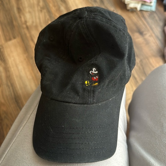 Mickey Mouse hat - Picture 1 of 2